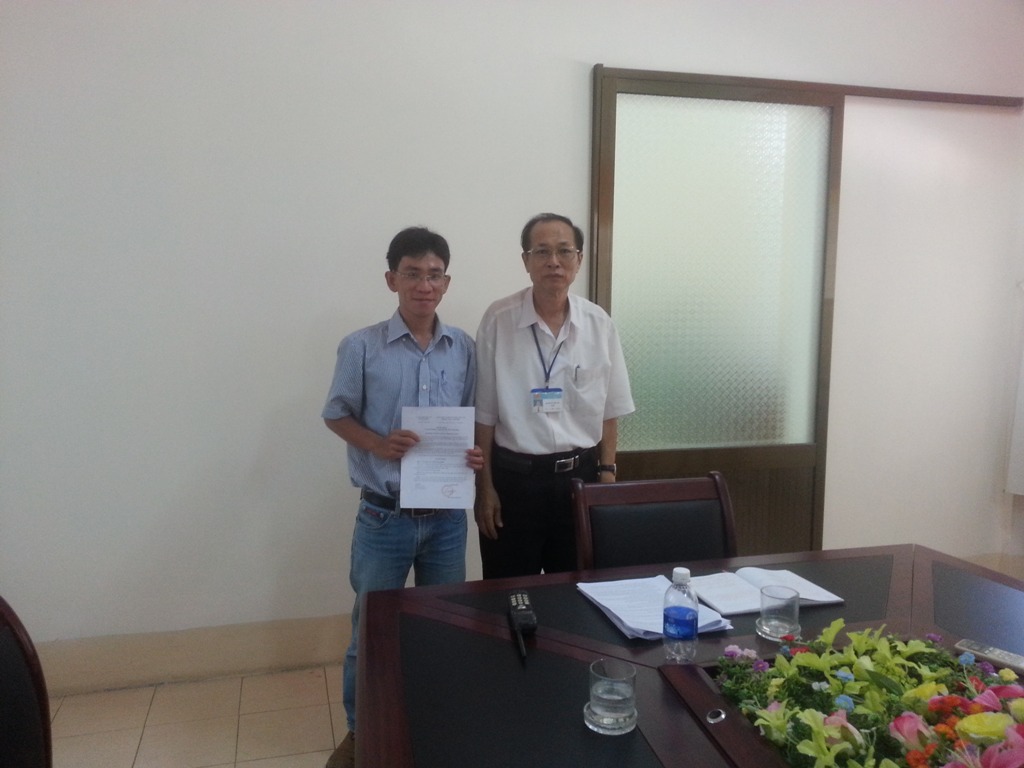 Sở Xây dựng tỉnh Kon Tum trao quyết định bổ nhiệm cán bộ.